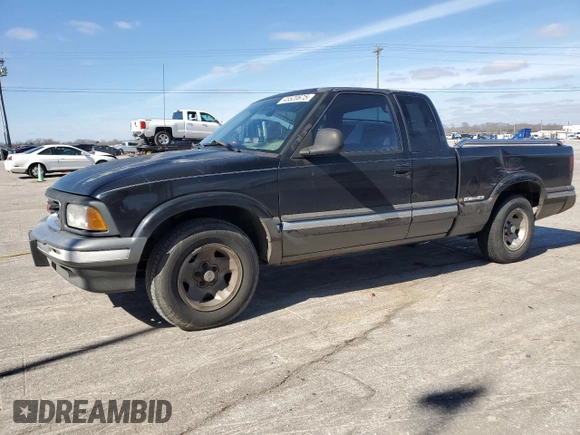 1996 GMC Sonoma SLS with VIN 1GTCS19XXT8530270, listed as a Copart auction lot 45520675 with 263,828 mi miles and Salvage Title. Bid and sale history available at carsss.com. Image 1.
