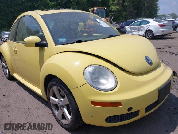2009 Volkswagen Beetle S with VIN 3VWRG31C39M516518, listed as a IAAI auction lot 42393843 with 84,108 mi miles and . Bid and sale history available at DreamBid. Image 1.