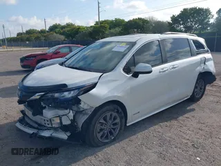 2021 Toyota Sienna XLE with VIN 5TDYRKEC7MS017968, listed as a IAAI auction lot 42145440 with 85,989 mi miles and . Bid and sale history available at DreamBid. Image 18.