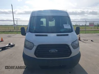 2018 Ford Transit z VIN 1FTYR2CM3JKA19554, wystawiony jako IAAI lot #42058523 z przebiegiem 372 734 mil mil oraz . Historia ofert i sprzedaży dostępna na DreamBid. Obrazek 12.