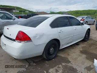 2012 Chevrolet Impala Police Police z VIN 2G1WD5E3XC1161858, wystawiony jako IAAI lot #42221593 z przebiegiem 92 102 mil mil oraz . Historia ofert i sprzedaży dostępna na DreamBid. Obrazek 4.