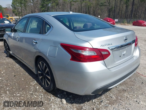 2018 Nissan Altima SR with VIN 1N4AL3AP6JC271207, listed as a IAAI auction lot 41839284 with 111,144 mi miles and . Bid and sale history available at carsss.com. Image 3.