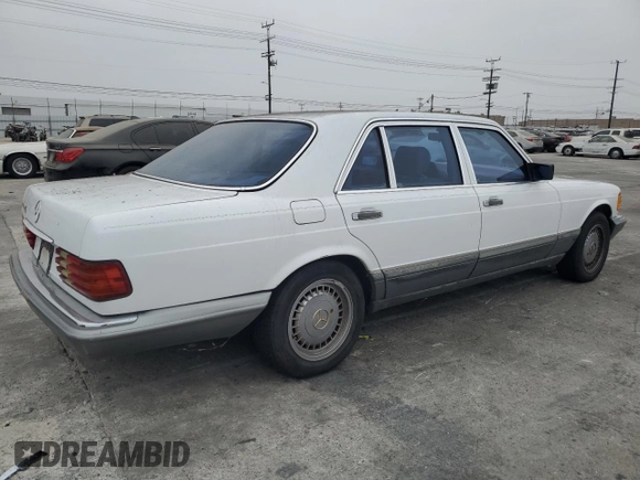 1988 Mercedes-Benz 300 with VIN WDBCA25D0JA371896, listed as a Copart auction lot 76421944 with 119,520 mi miles and Clean Title. Bid and sale history available at DreamBid. Image 3.
