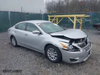 2015 Nissan Altima 2.5 S with VIN 1N4AL3AP4FN329956, listed as a IAAI auction lot 40804229 with 86161 miles. Bid and sale history available at carsss.com. Image 1.