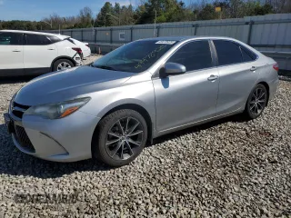2015 Toyota Camry XLE with VIN 4T1BF1FK4FU006239, listed as a Copart auction lot 49478925 with 179,762 mi miles and Salvage Title. Bid and sale history available at DreamBid. Image 1.