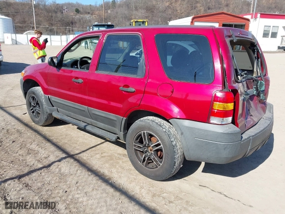 2005 Ford Escape XLS Value with VIN 1FMYU92Z95KB05652, listed as a IAAI auction lot 41782132 with 181,190 mi miles. Bid and sale history available at carsss.com. Image 3.