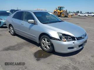 2007 Honda Accord LX SE z VIN JHMCM56327C023786, wystawiony jako IAAI lot #42465479 z przebiegiem 141 077 mil mil oraz . Historia ofert i sprzedaży dostępna na DreamBid. Obrazek 1.