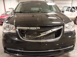 2015 Chrysler Town & Country Touring L z VIN 2C4RC1CG9FR728864, wystawiony jako IAAI lot #42211260 z przebiegiem 150 345 mil mil oraz . Historia ofert i sprzedaży dostępna na DreamBid. Obrazek 6.