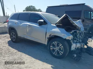 2019 Toyota Highlander LE with VIN 5TDZZRFH8KS362902, listed as a IAAI auction lot 42134460 with 40,102 mi miles and . Bid and sale history available at DreamBid. Image 1.