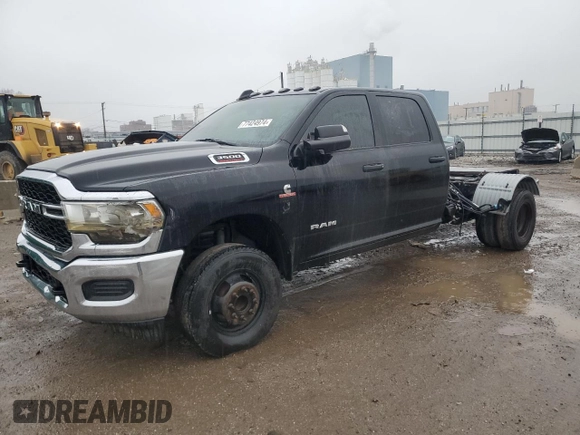 2021 Ram 3500 Tradesman with VIN 3C63RRGL2MG672951, listed as a Copart auction lot 77424974 with 151,765 mi miles and Clean Title. Bid and sale history available at carsss.com. Image 1.