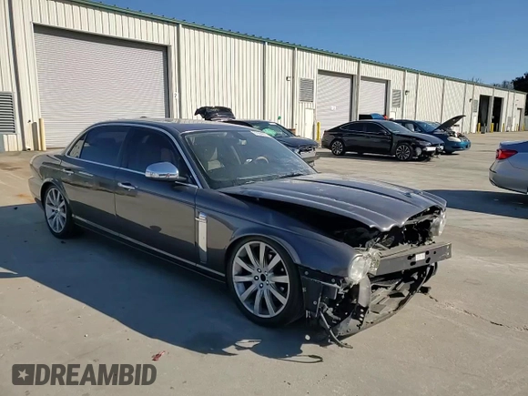 2008 Jaguar XJ Vanden Plas with VIN SAJWA82B08SH20004, listed as a Copart auction lot 87594075 with 130,172 mi miles and Salvage Title. Bid and sale history available at carsss.com. Image 11.