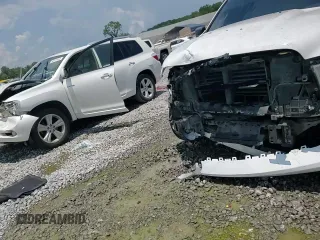 2015 Ram 1500 Tradesman z VIN 3C6JR6AG0FG567376, wystawiony jako Copart lot #61453025 z przebiegiem 220 549 mil mil oraz Szkoda całkowita • Salvage title. Historia ofert i sprzedaży dostępna na DreamBid. Obrazek 13.
