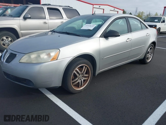 2008 Pontiac G6 with VIN 1G2ZG57B484160785, listed as a IAAI auction lot 41918692 with 219,013 mi miles. Bid and sale history available at carsss.com. Image 2.