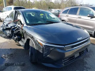 2025 Kia K4 LXS with VIN 3KPFT4DE6SE012887, listed as a IAAI auction lot 41272567 with 818 mi miles. Bid and sale history available at carsss.com. Image 1.