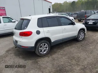 2012 Volkswagen Tiguan SE z VIN WVGAV7AX4CW546713, wystawiony jako IAAI lot #41929324 z przebiegiem 167 746 mil mil oraz . Historia ofert i sprzedaży dostępna na DreamBid. Obrazek 4.
