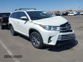 2019 Toyota Highlander SE with VIN 5TDKZRFH1KS572694, listed as a IAAI auction lot 42448641 with 34,467 mi miles and . Bid and sale history available at DreamBid. Image 1.