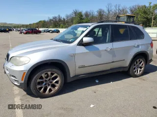 2012 BMW X5 35i z VIN 5UXZV4C5XCL749204, wystawiony jako Copart lot #62012985 z przebiegiem 94 636 mil mil oraz Czysty tytuł • Clean title. Historia ofert i sprzedaży dostępna na DreamBid. Obrazek 1.