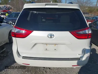 2020 Toyota Sienna XLE Auto Access Seat with VIN 5TDYZ3DC2LS083415, listed as a IAAI auction lot 41485526 with 55,500 mi miles. Bid and sale history available at carsss.com. Image 16.