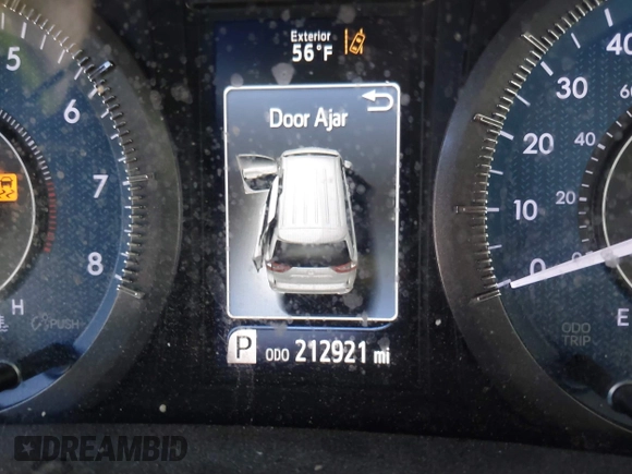 2018 Toyota Sienna LE Auto Access Seat with VIN 5TDKZ3DC4JS925755, listed as a IAAI auction lot 41887172 with 212,921 mi miles. Bid and sale history available at carsss.com. Image 7.