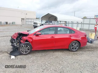 2024 Kia Forte LXS z VIN 3KPF24ADXRE830874, wystawiony jako IAAI lot #41910555 z przebiegiem 8708 mil mil oraz . Historia ofert i sprzedaży dostępna na DreamBid. Obrazek 6.