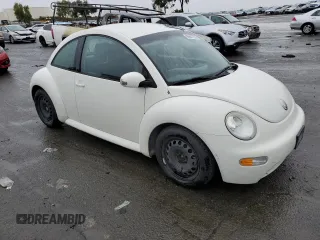 2004 Volkswagen New Beetle Coupe GL with VIN 3VWBK31C64M419449, listed as a Copart auction lot 86657234 with 119,030 mi miles and Clean Title. Bid and sale history available at carsss.com. Image 4.