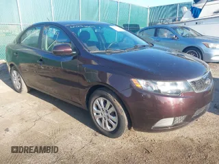 2011 Kia Forte EX with VIN KNAFU4A29B5361400, listed as a IAAI auction lot 41951264 with 131,177 mi miles. Bid and sale history available at carsss.com. Image 1.