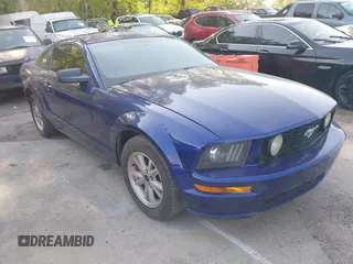 2006 Ford Mustang Standard with VIN 1ZVFT80N865227313, listed as a IAAI auction lot 42069301 with 170,528 mi miles. Bid and sale history available at carsss.com. Image 1.