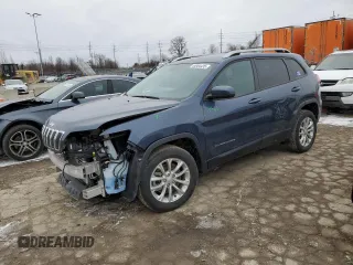 2021 Jeep Cherokee Latitude with VIN 1C4PJLCB3MD196105, listed as a Copart auction lot 44984435 with 32,155 mi miles and Salvage Title. Bid and sale history available at carsss.com. Image 1.