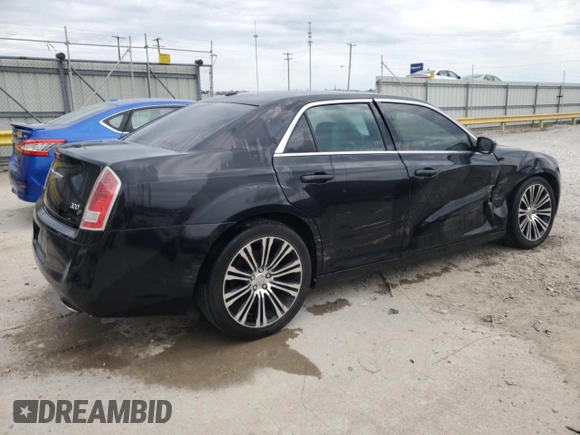 2014 Chrysler 300 S z VIN 2C3CCABG0EH163212, wystawiony jako Copart lot #52179045 z przebiegiem 167 232 mil mil oraz Nie do naprawy • Non repairable. Historia ofert i sprzedaży dostępna na DreamBid. Obrazek 3.