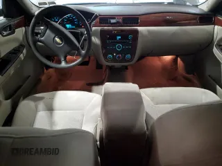 2006 Chevrolet Impala LS z VIN 2G1WB58K069194589, wystawiony jako Copart lot #71172204 z przebiegiem 152 581 mil mil oraz Szkoda całkowita • Salvage title. Historia ofert i sprzedaży dostępna na DreamBid. Obrazek 8.