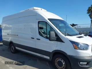 2022 Ford Transit Cargo z VIN 1FTBW3X83NKA36099, wystawiony jako IAAI lot #41966836 z przebiegiem 116 881 mil mil oraz . Historia ofert i sprzedaży dostępna na DreamBid. Obrazek 13.