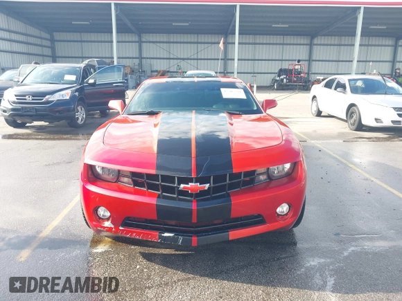 2011 Chevrolet Camaro 1LT z VIN 2G1FB1ED7B9154549, wystawiony jako IAAI lot #42707231 z przebiegiem 235 103 mil mil oraz . Historia ofert i sprzedaży dostępna na DreamBid. Obrazek 6.