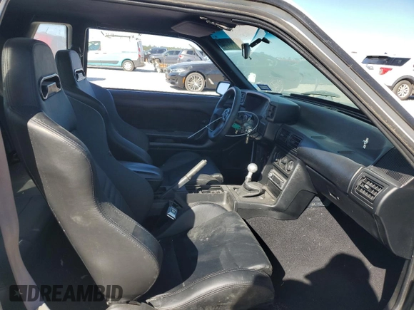 1989 Ford Mustang z VIN 1FABP40A3KF309892, wystawiony jako Copart lot #80858704 z przebiegiem 75 267 mil mil oraz Czysty tytuł • Clean title. Historia ofert i sprzedaży dostępna na DreamBid. Obrazek 10.