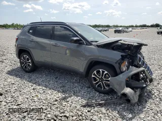 2024 Jeep Compass Limited z VIN 3C4NJDCN6RT579853, wystawiony jako Copart lot #57946295 z przebiegiem 3 978 mil mil oraz Nie do naprawy • Non repairable. Historia ofert i sprzedaży dostępna na DreamBid. Obrazek 4.