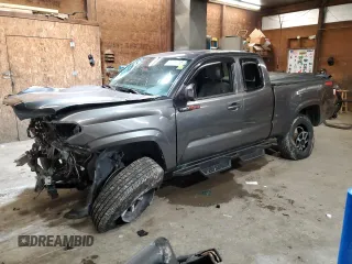 2022 Toyota Tacoma SR z VIN 3TYSX5ENXNT016611, wystawiony jako Copart lot #62211795 z przebiegiem Nie podano mil oraz Szkoda całkowita • Salvage title. Historia ofert i sprzedaży dostępna na DreamBid. Obrazek 1.
