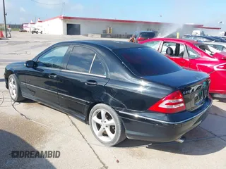 2005 Mercedes-Benz C 230 Kompressor z VIN WDBRF40J25A727064, wystawiony jako IAAI lot #42348014 z przebiegiem 162 940 mil mil oraz . Historia ofert i sprzedaży dostępna na DreamBid. Obrazek 3.