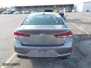 2019 Hyundai Sonata Sport with VIN 5NPE34AF6KH814179, listed as a IAAI auction lot 41787096 with 121,460 mi miles. Bid and sale history available at carsss.com. Image 16.