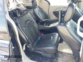 2019 Chrysler Pacifica Limited z VIN 2C4RC1GG2KR655440, wystawiony jako IAAI lot #42173998 z przebiegiem 109 509 mil mil oraz . Historia ofert i sprzedaży dostępna na DreamBid. Obrazek 8.