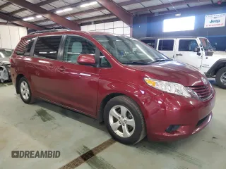 2017 Toyota Sienna LE Auto Access Seat with VIN 5TDKZ3DC0HS837182, listed as a Copart auction lot 88671015 with 415,159 mi miles and Clean Title. Bid and sale history available at carsss.com. Image 4.