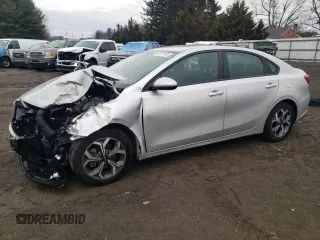 2021 Kia Forte LXS with VIN 3KPF24AD5ME337113, listed as a Copart auction lot 46747595 with 43,552 mi miles and Salvage Title. Bid and sale history available at DreamBid. Image 1.