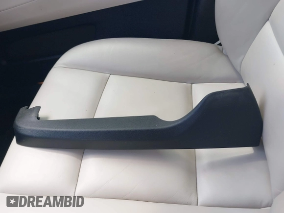 2014 BMW 5 Series 535i Gran Turismo xDrive with VIN WBA5M4C52ED183844, listed as a IAAI auction lot 42227214 with 104,098 mi miles and . Bid and sale history available at DreamBid. Image 12.