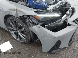 2024 Lexus IS 350 F Sport z VIN JTHBZ1E22R5035541, wystawiony jako IAAI lot #41060031 z przebiegiem 8 390 mil mil oraz . Historia ofert i sprzedaży dostępna na DreamBid. Obrazek 18.