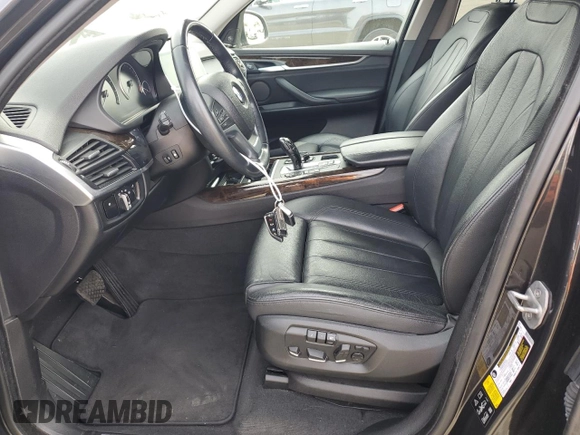2015 BMW X5 xDrive50i z VIN 5UXKR6C5XF0J77848, wystawiony jako Copart lot #52333555 z przebiegiem 95 425 mil mil oraz Szkoda całkowita • Salvage title. Historia ofert i sprzedaży dostępna na DreamBid. Obrazek 7.