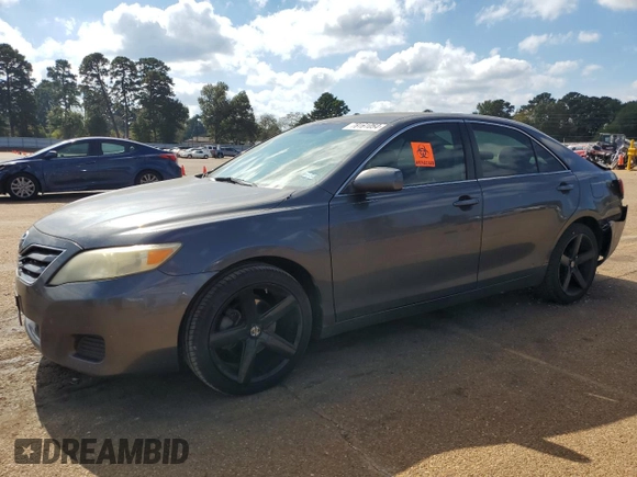 2011 Toyota Camry LE z VIN 4T1BF3EK7BU128665, wystawiony jako Copart lot #78161054 z przebiegiem 219 457 mil mil oraz Szkoda całkowita • Salvage title. Historia ofert i sprzedaży dostępna na DreamBid. Obrazek 1.