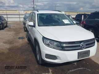 2017 Volkswagen Tiguan S z VIN WVGAV7AX2HK051022, wystawiony jako IAAI lot #42214161 z przebiegiem 87 914 mil mil oraz . Historia ofert i sprzedaży dostępna na DreamBid. Obrazek 1.