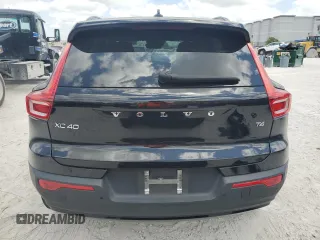 2021 Volvo XC40 R-Design z VIN YV4AC2HM1M2470902, wystawiony jako Copart lot #54275595 z przebiegiem 33 536 mil mil oraz Szkody całkowita. Historia ofert i sprzedaży dostępna na DreamBid. Obrazek 6.