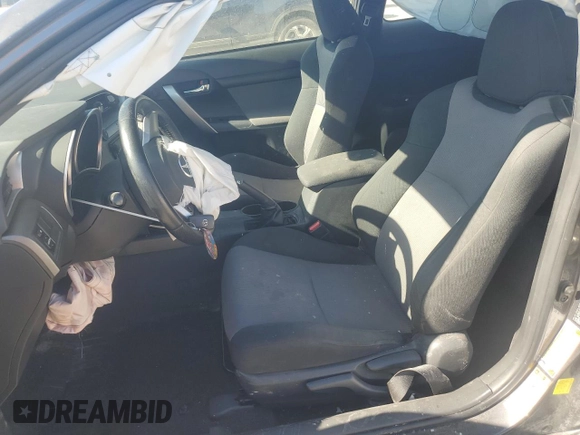 2016 Scion tC z VIN JTKJF5C73GJ020247, wystawiony jako Copart lot #47407695 z przebiegiem Nie podano mil oraz Szkoda całkowita • Salvage title. Historia ofert i sprzedaży dostępna na DreamBid. Obrazek 7.