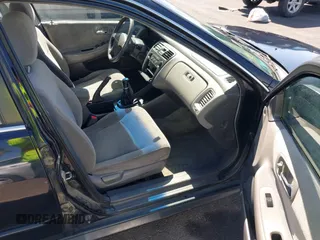 2002 Honda Accord LX with VIN 1HGCG554X2A173346, listed as a IAAI auction lot 42503168 with 235,249 mi miles and . Bid and sale history available at DreamBid. Image 5.
