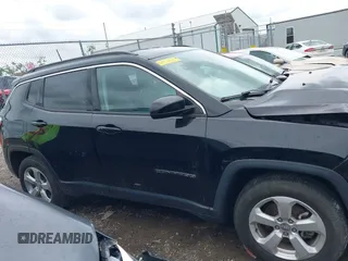 2017 Jeep Compass Latitude with VIN 3C4NJCBB3HT653021, listed as a IAAI auction lot 42263281 with 91,076 mi miles and . Bid and sale history available at DreamBid. Image 13.