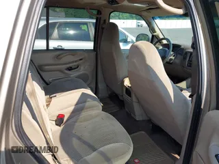 2001 Ford Expedition XLT with VIN 1FMRU15W71LA29912, listed as a IAAI auction lot 42422518 with 386,554 mi miles and . Bid and sale history available at DreamBid. Image 8.